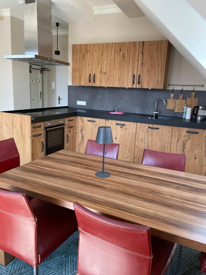 Luxus Lindenhof Apartments -Ferienwohnungen In Friesland An Der Nordsee Am Naturschutzgebiet Urwald Neuenburg  Экстерьер фото